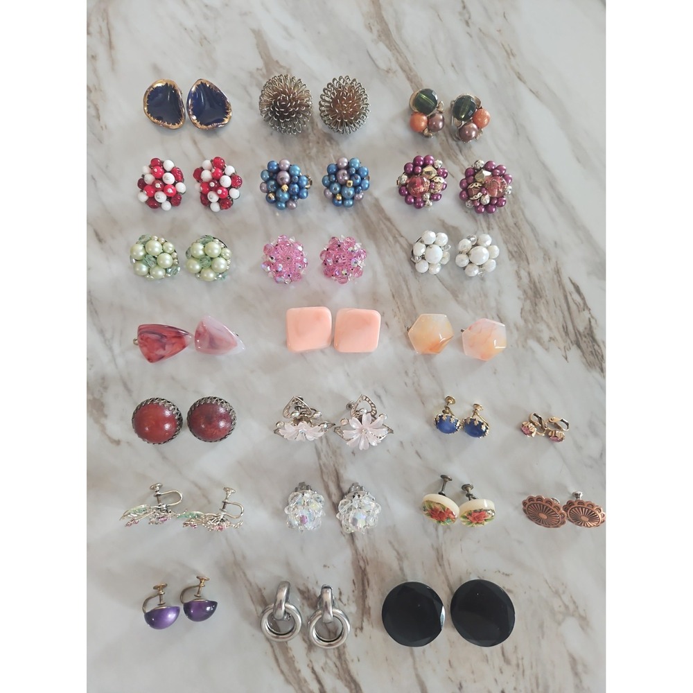 Vtg Lot 23 Pair Japan/Hong Kong & Others Cluster Bead Clip On/screwback Earrings